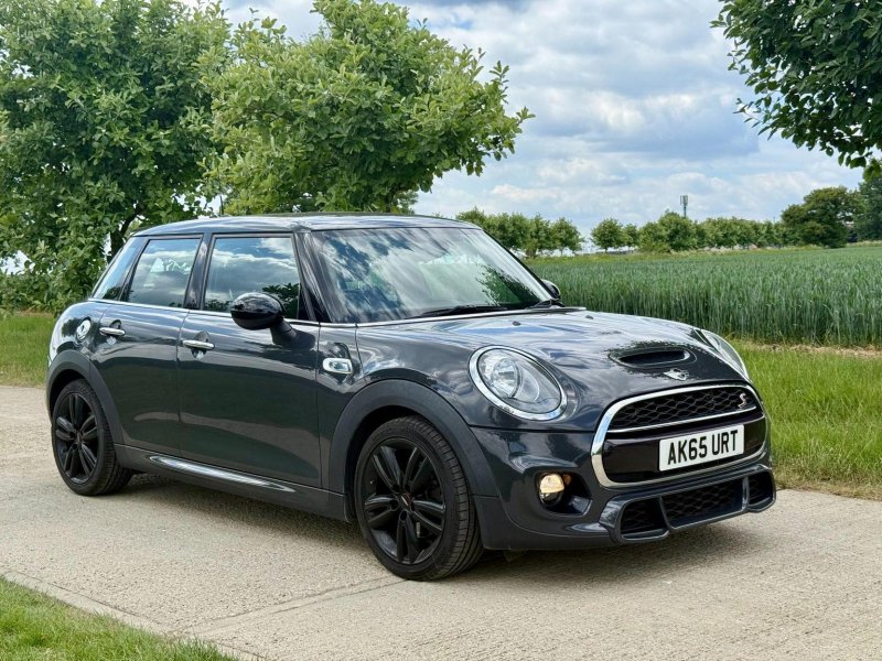 View MINI HATCH 2.0 Cooper S Euro 6 (s/s) 5dr